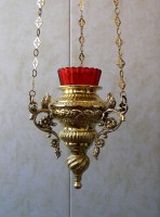 Лампада подвесная с покрытием золотом.